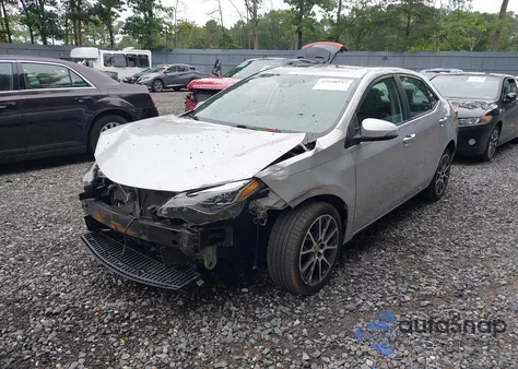 2017 Toyota Corolla Se Special Edition z USA, uszkodzony, nr VIN 5YFBURHE6HP578607